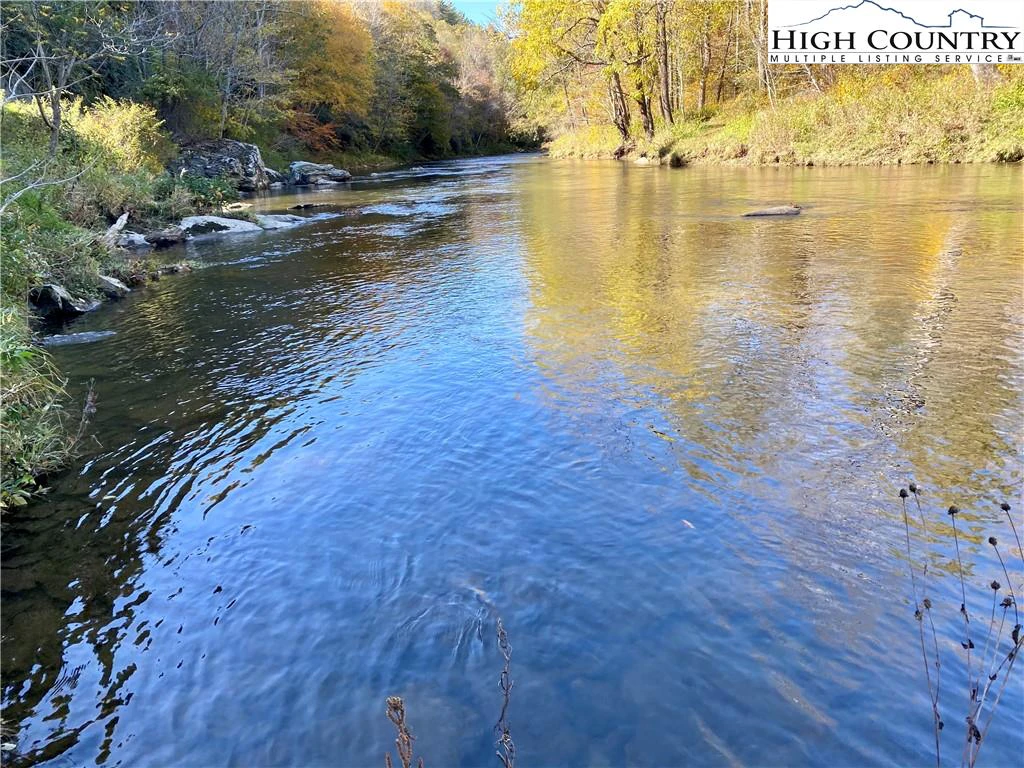 Image number 14 for the current listing