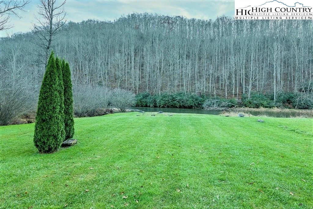 Image number 3 for the current listing