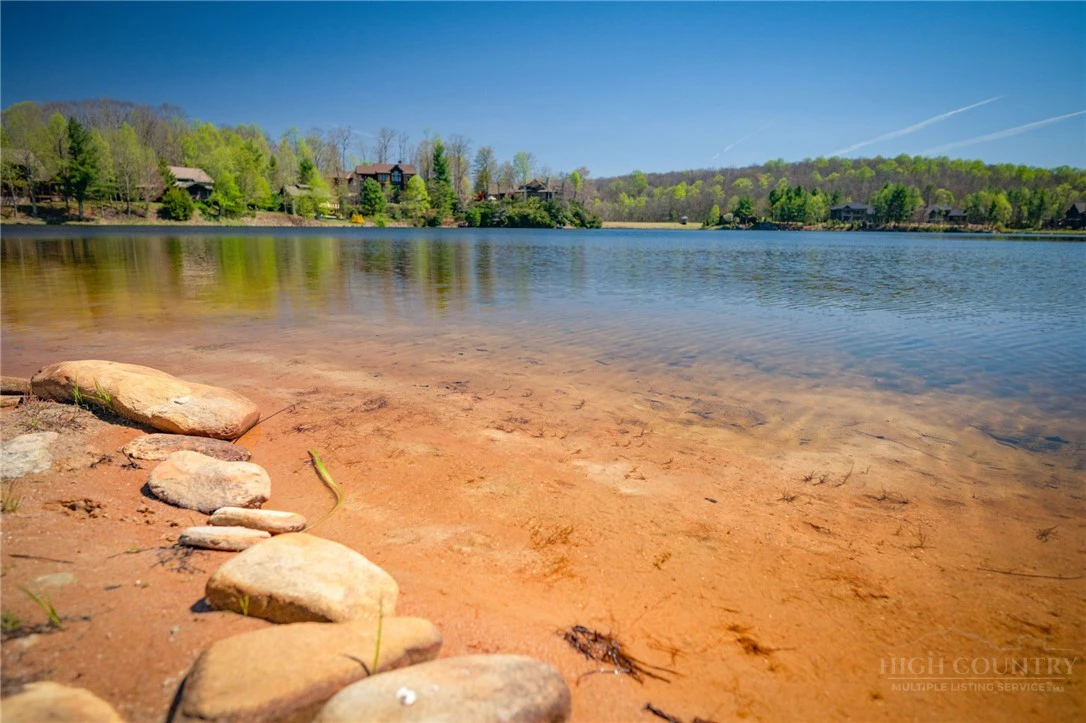 Image number 18 for the current listing