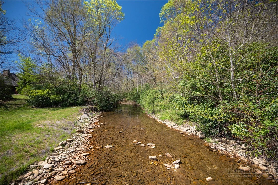 Image number 9 for the current listing