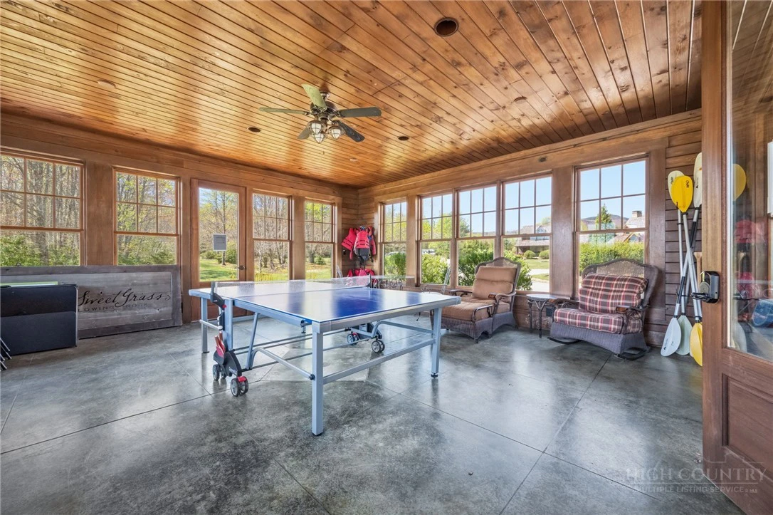 Image number 16 for the current listing