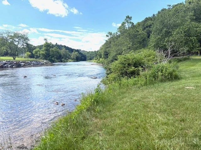 Image number 9 for the current listing