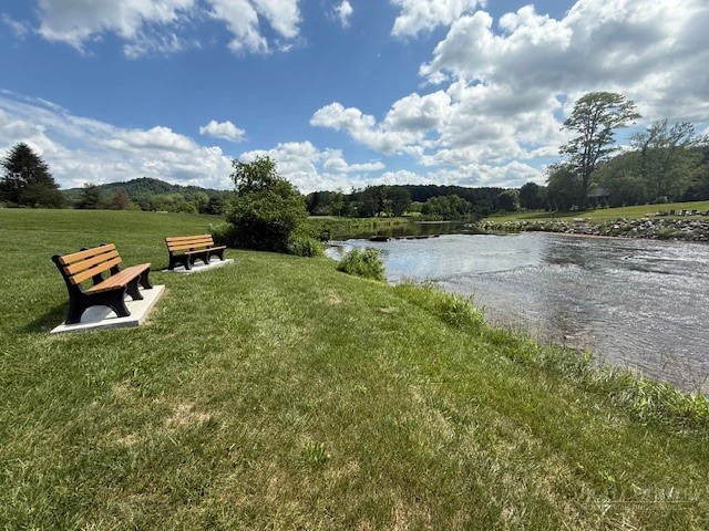 Image number 11 for the current listing