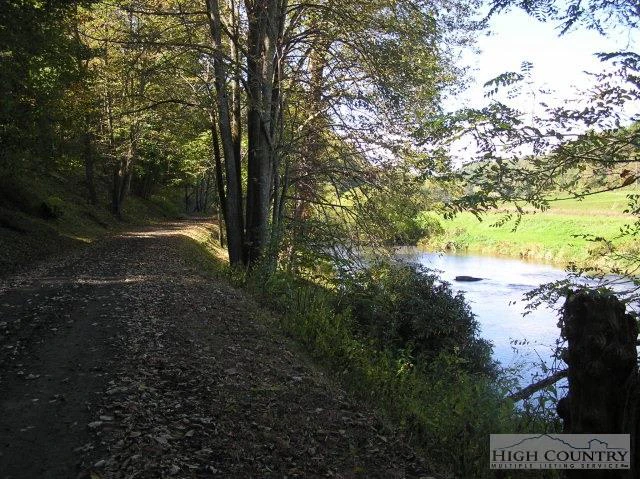 Image number 1 for the current listing