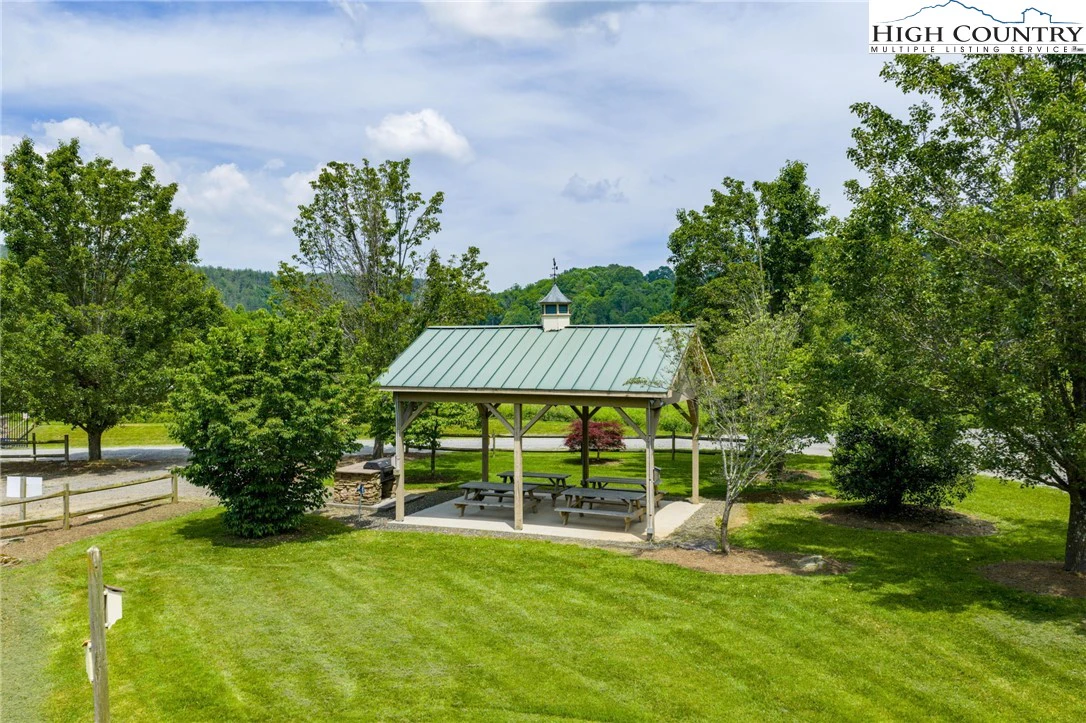 Image number 4 for the current listing