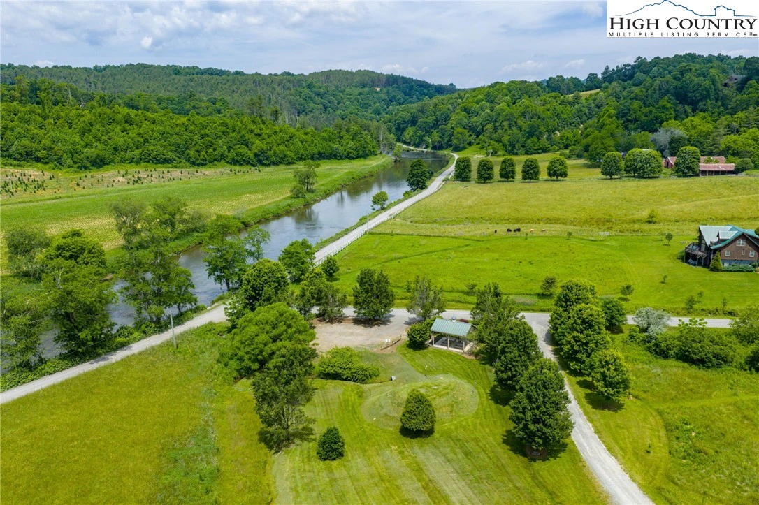 Image number 14 for the current listing