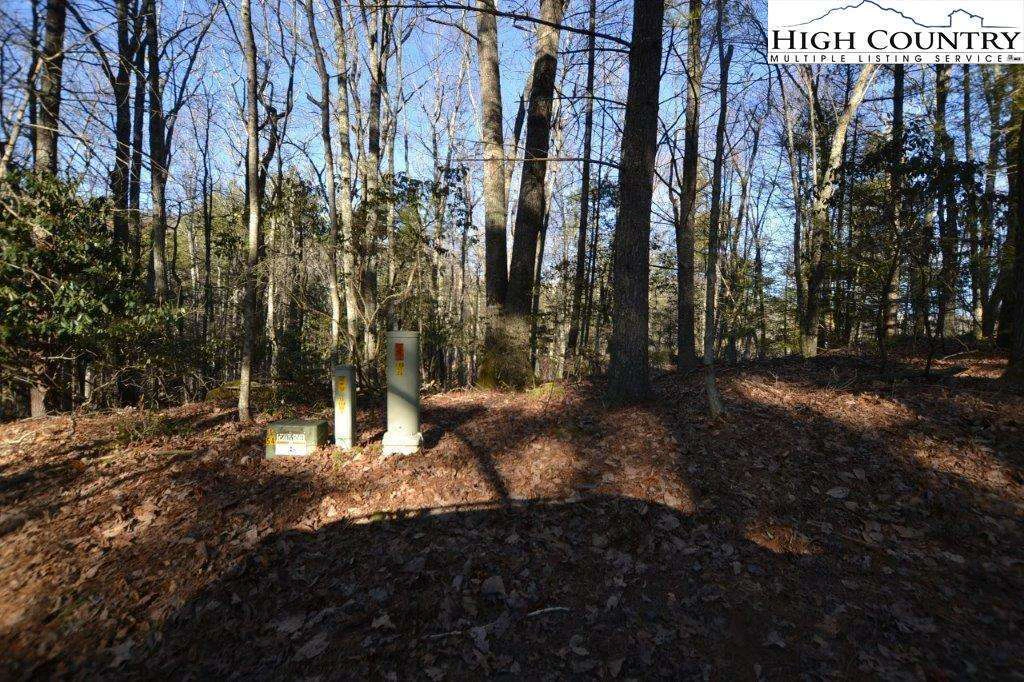 Image number 19 for the current listing