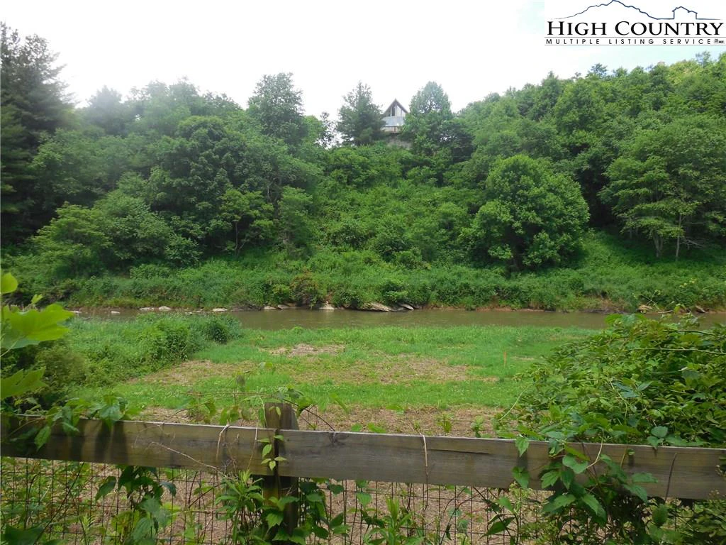 Image number 1 for the current listing
