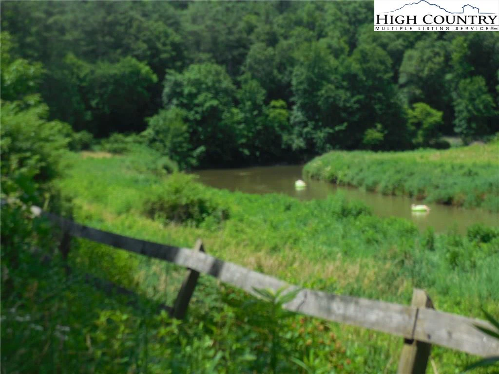 Image number 5 for the current listing
