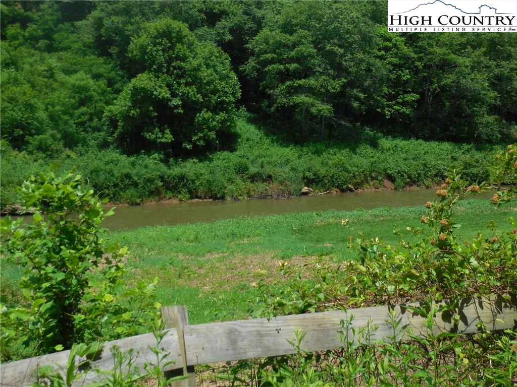 Image number 16 for the current listing