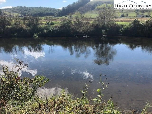 Image number 1 for the current listing