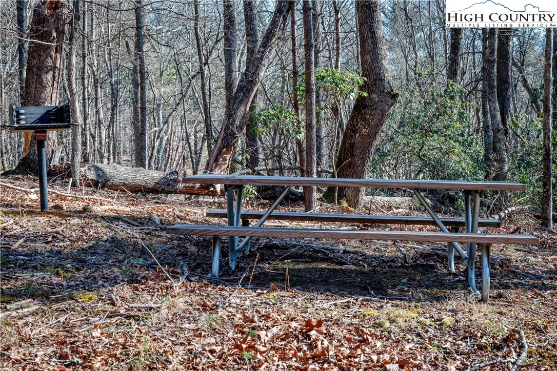 Image number 8 for the current listing