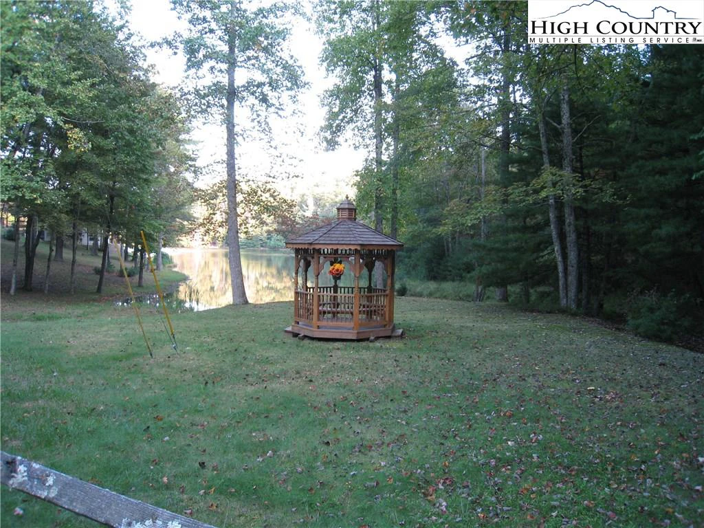 Image number 11 for the current listing