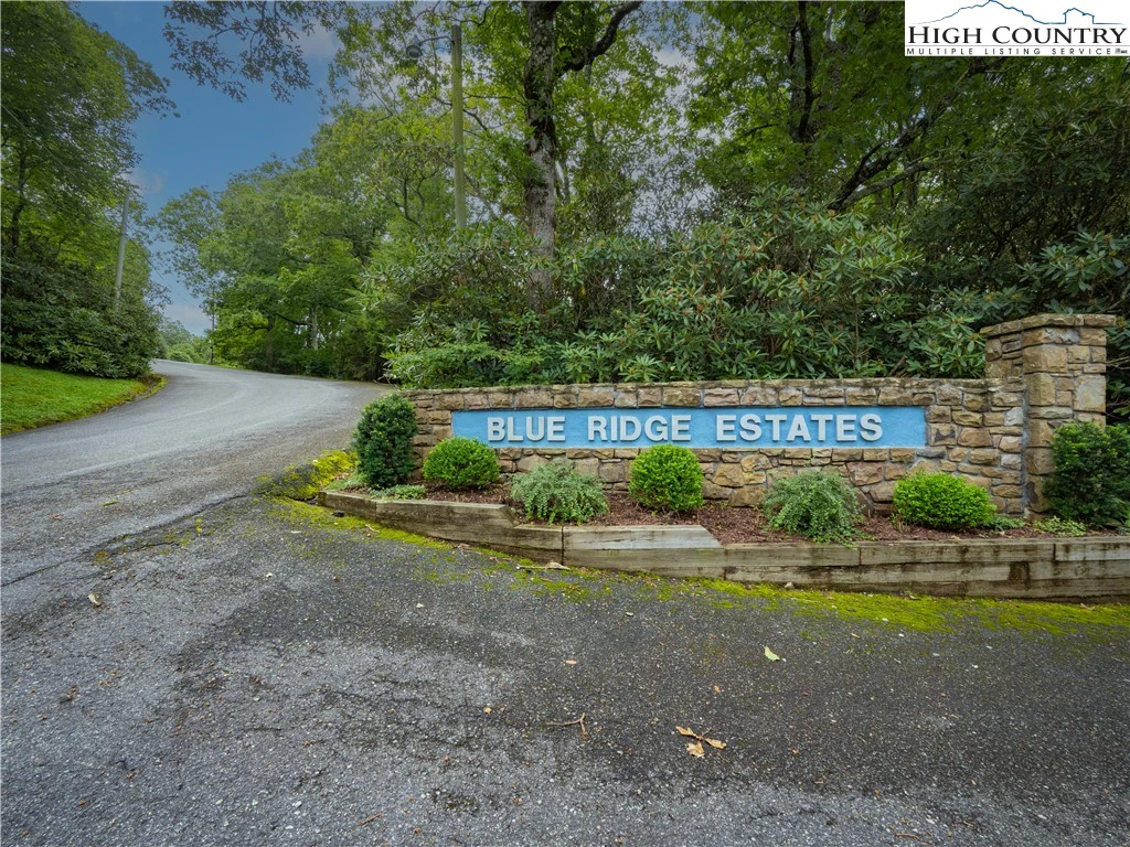 Image number 18 for the current listing