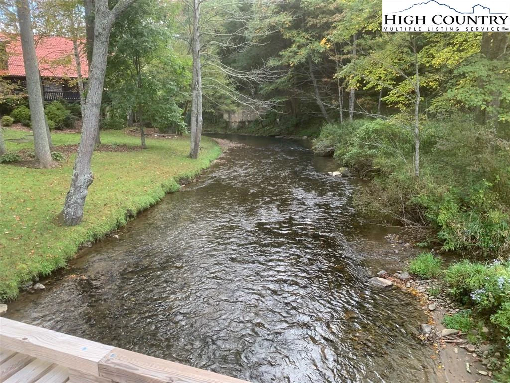 Image number 3 for the current listing