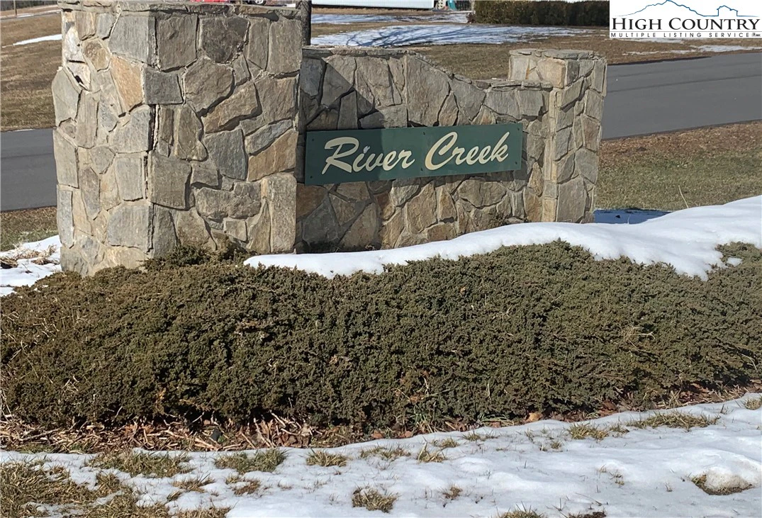 Image number 4 for the current listing