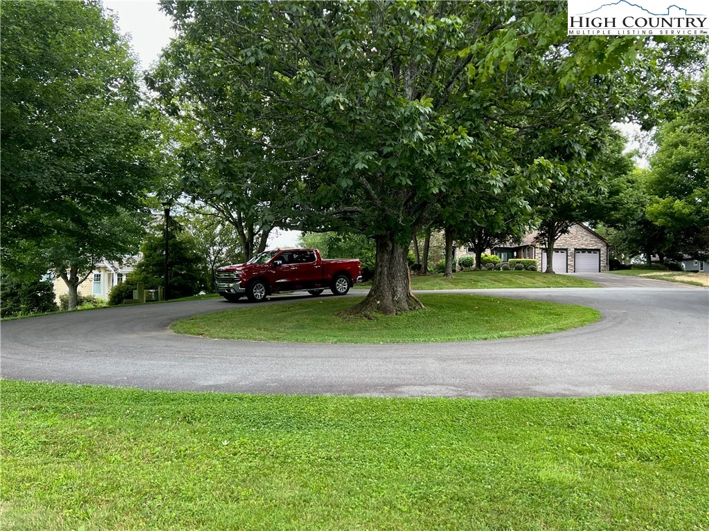 Image number 17 for the current listing