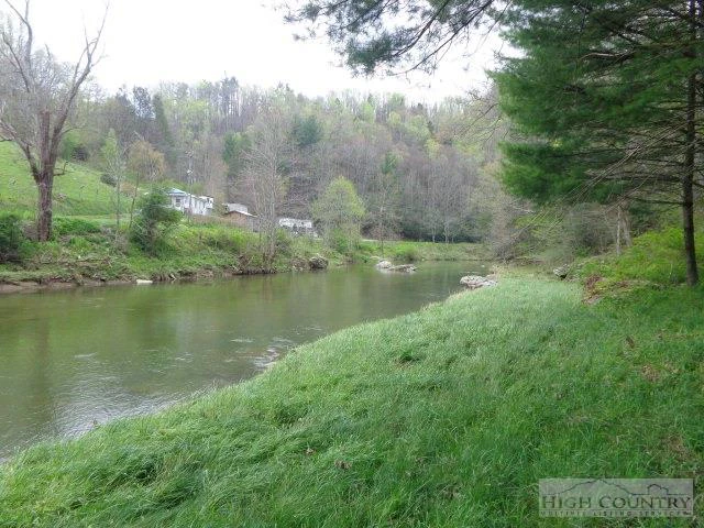 Image number 1 for the current listing