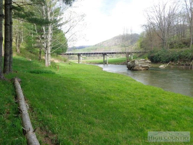 Image number 9 for the current listing