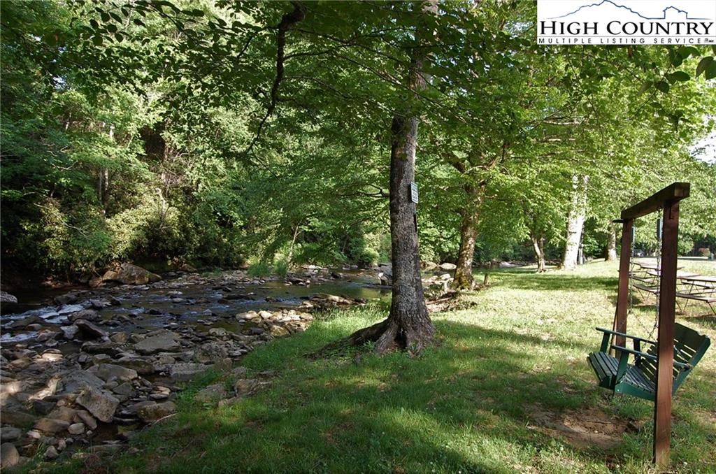 Image number 11 for the current listing