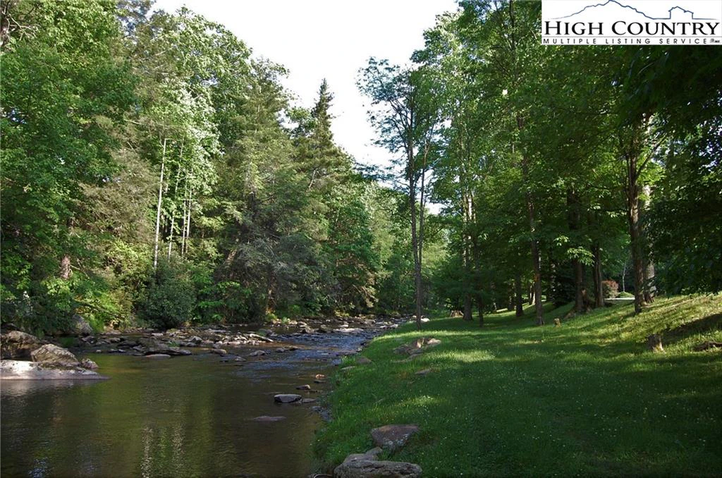 Image number 14 for the current listing