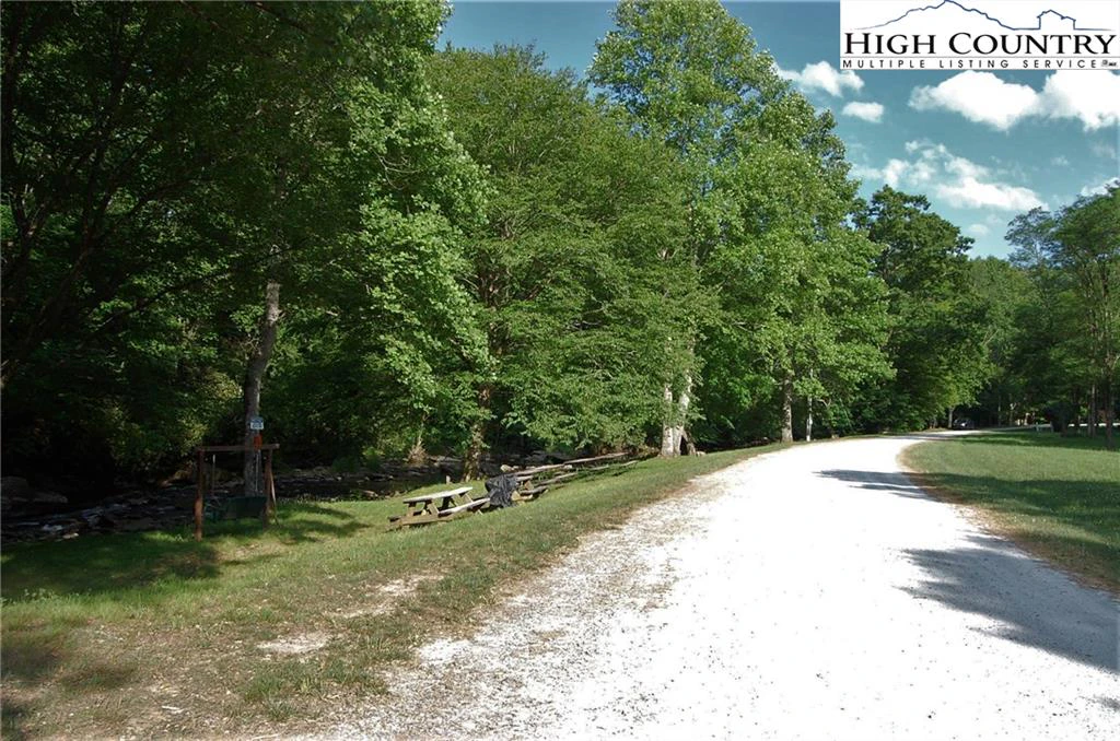 Image number 9 for the current listing