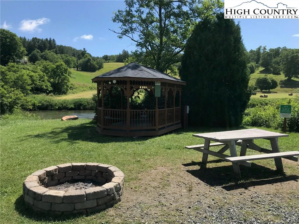 Image number 12 for the current listing