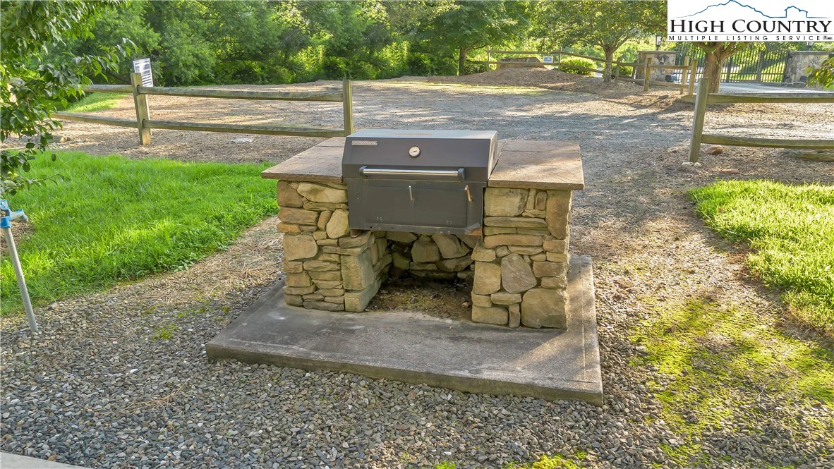 Image number 7 for the current listing