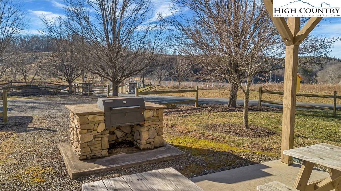 Image number 11 for the current listing