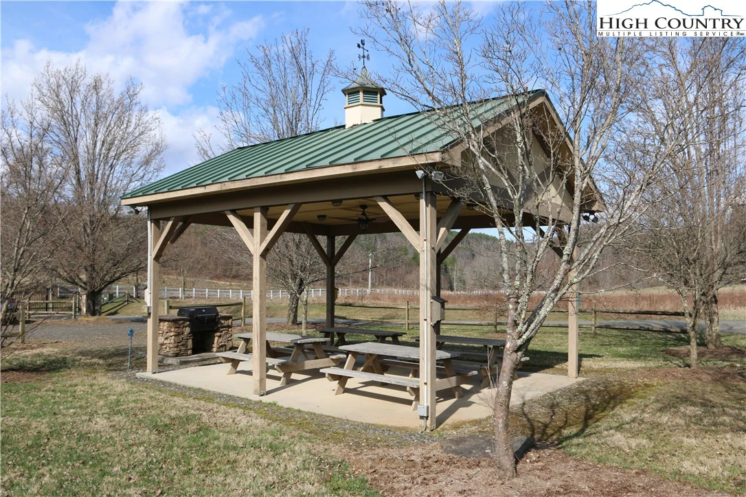 Image number 11 for the current listing