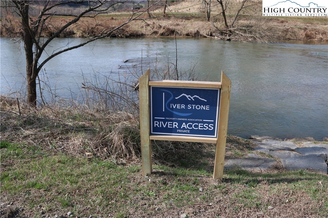Image number 2 for the current listing