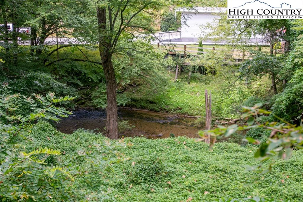 Image number 1 for the current listing