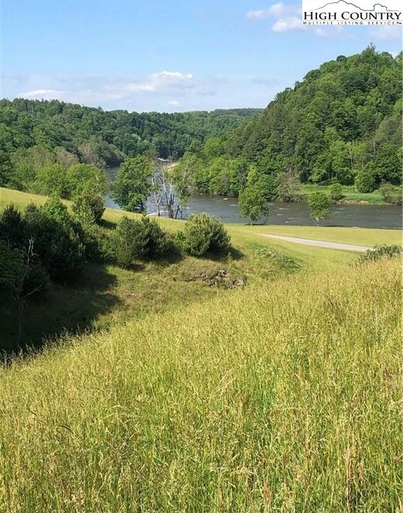 Image number 4 for the current listing