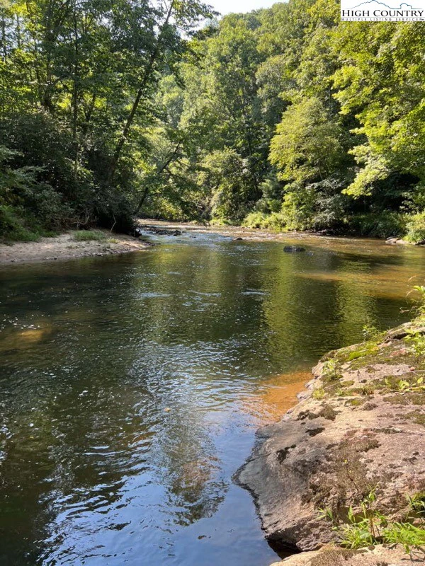 Image number 1 for the current listing