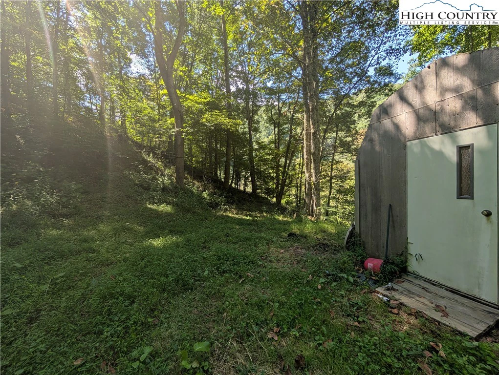 Image number 20 for the current listing