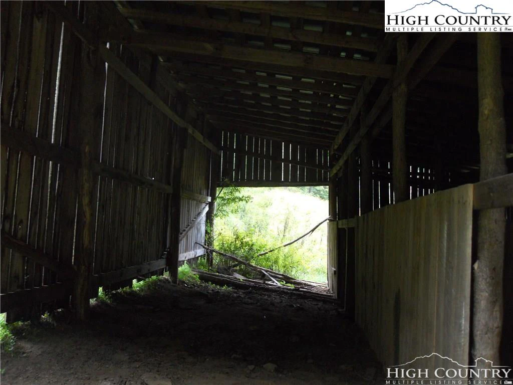 Image number 7 for the current listing