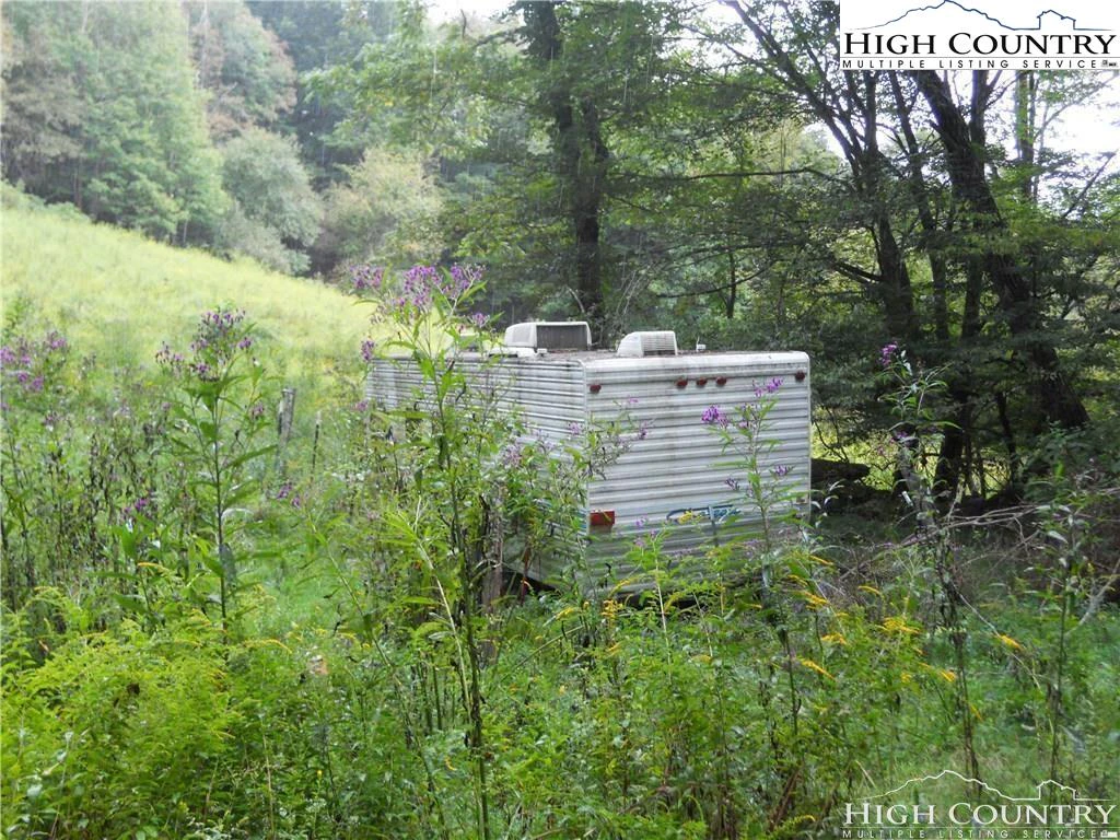 Image number 15 for the current listing