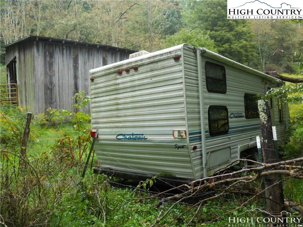 Image number 14 for the current listing