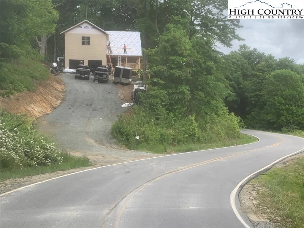 Image number 1 for the current listing