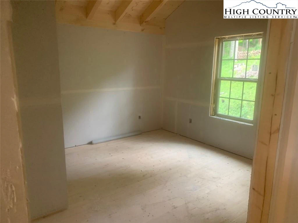 Image number 10 for the current listing