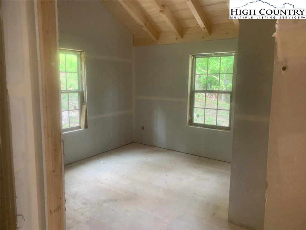 Image number 9 for the current listing