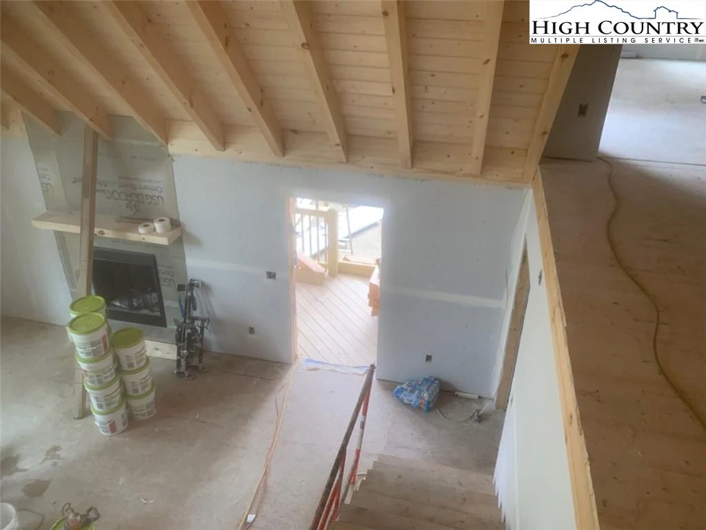Image number 4 for the current listing