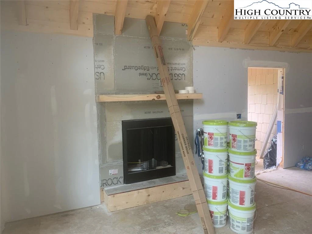 Image number 13 for the current listing