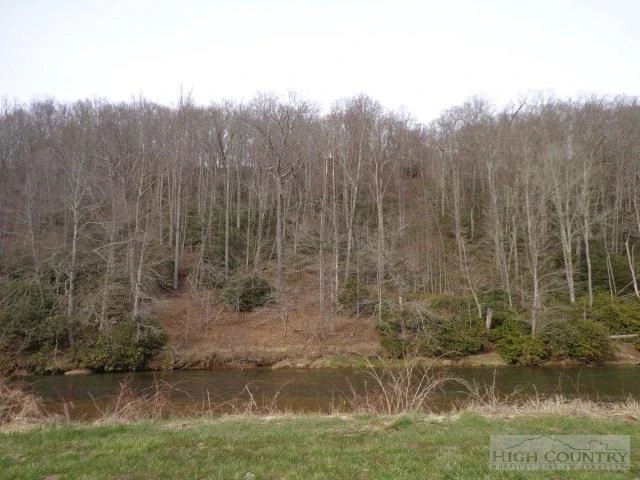 Image number 1 for the current listing