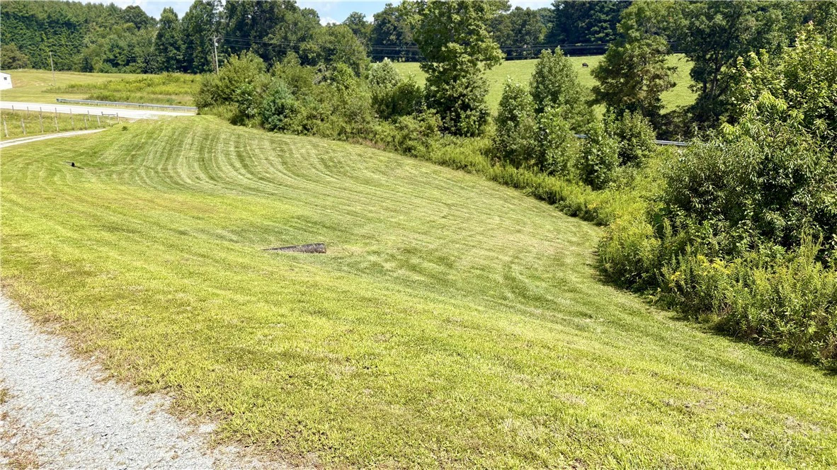 Image number 5 for the current listing