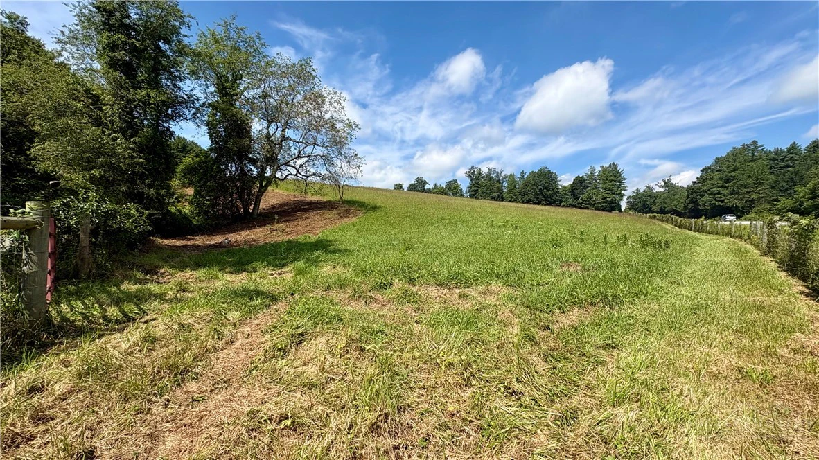 Image number 18 for the current listing