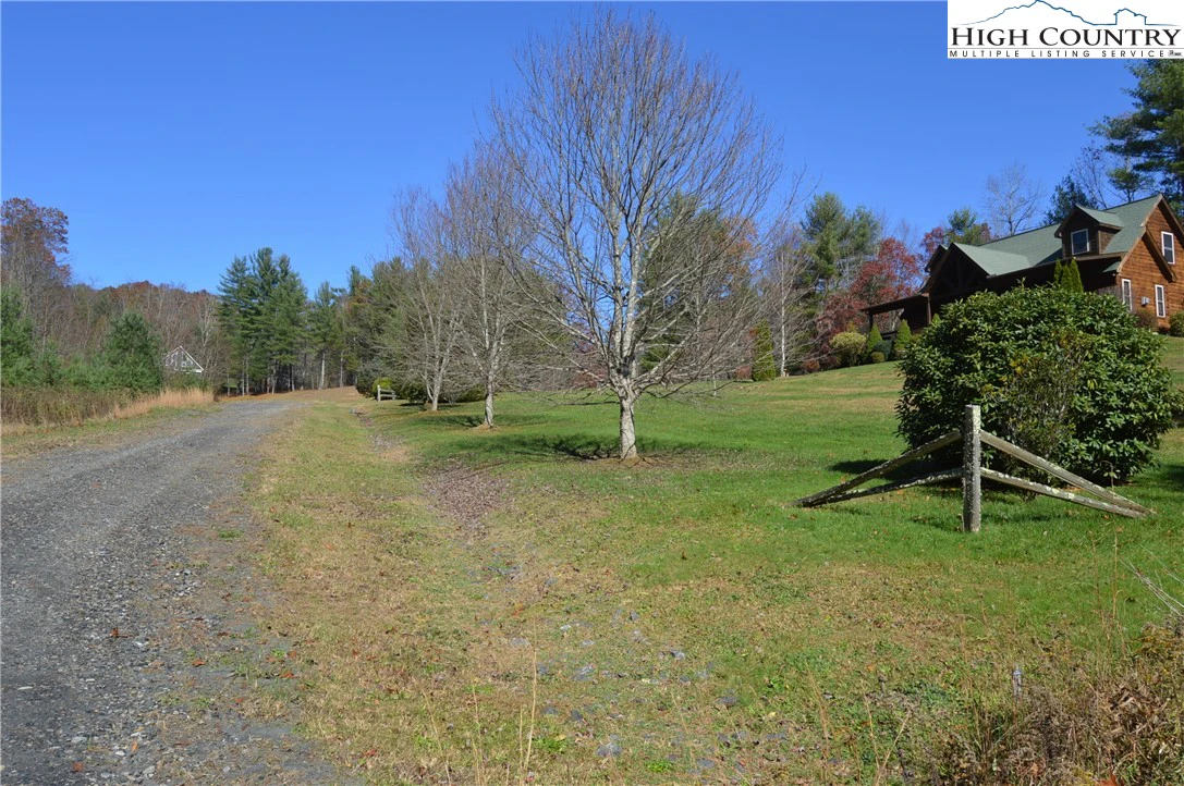Image number 18 for the current listing