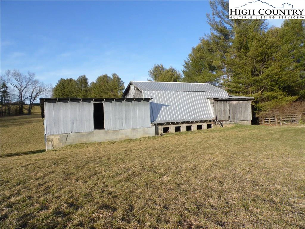Image number 15 for the current listing