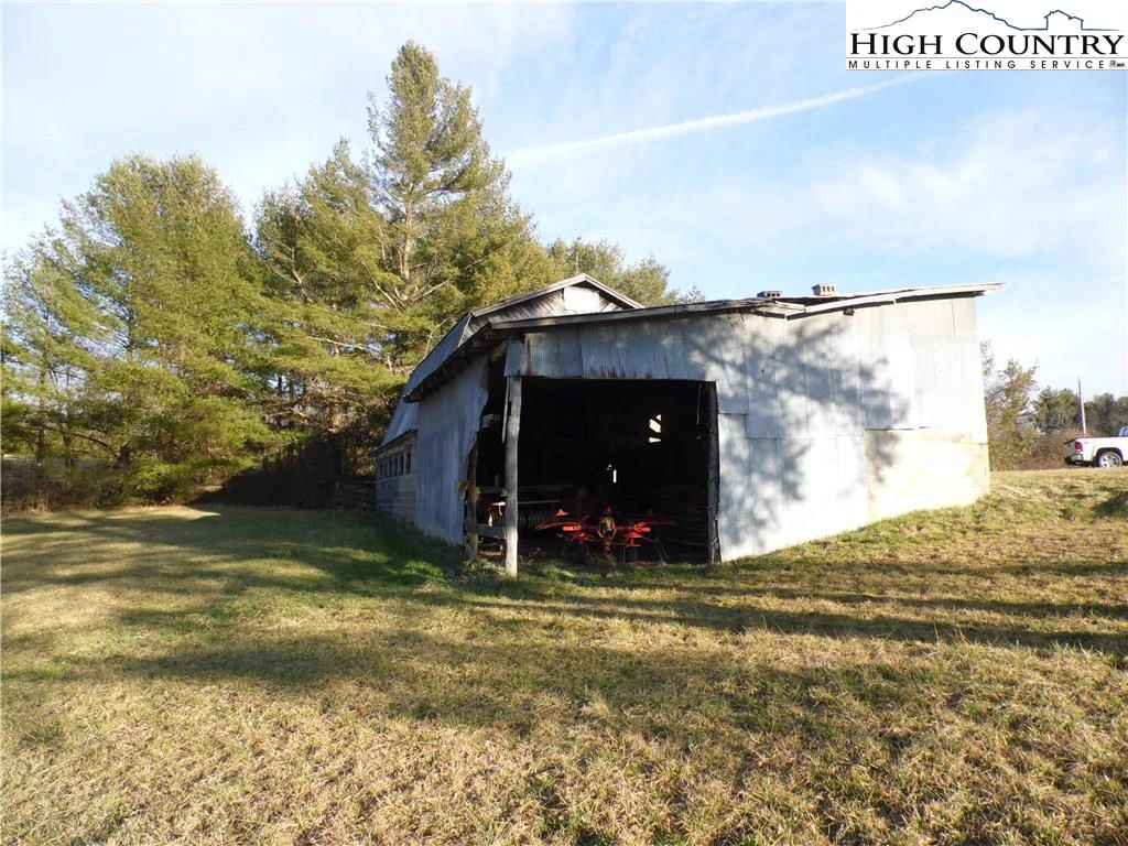 Image number 13 for the current listing