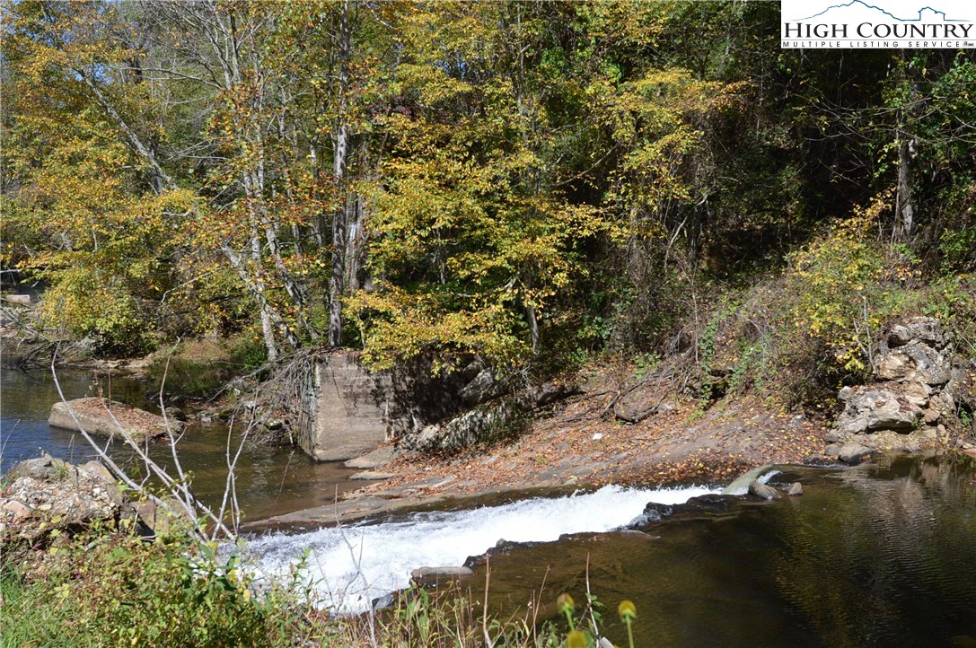 Image number 4 for the current listing